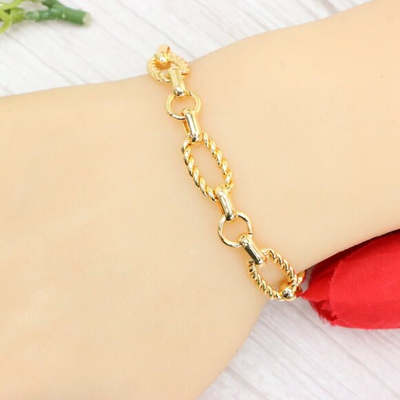 "Trendy Handmade Bracelet – A Thoughtful Gift for Girls & Women | UNVRC1587 - Picture 6 of 10